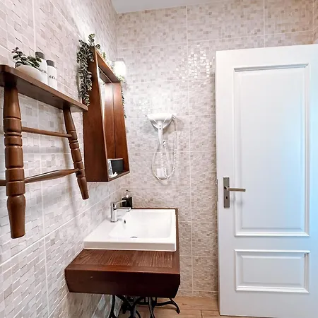 Bed & Breakfast Ninho D'arara Tondela