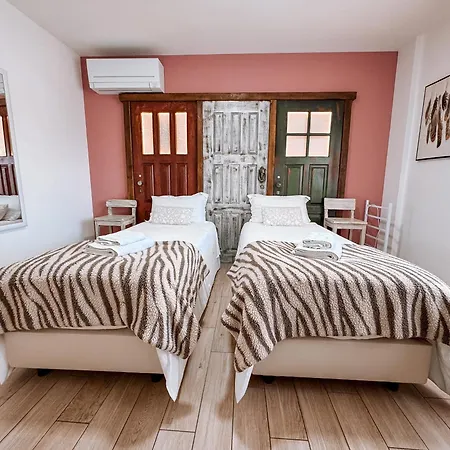 Alojamento de Acomodação e Pequeno-almoço Ninho D'arara 3*