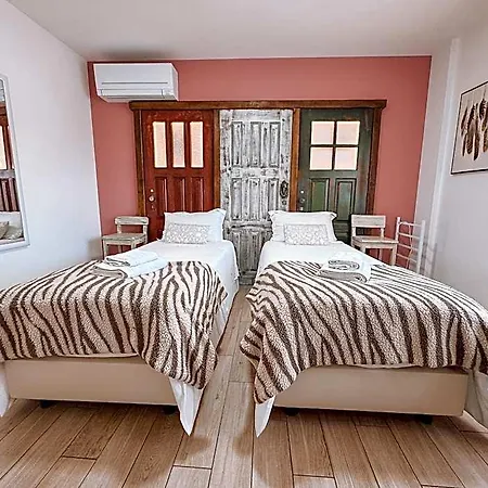 Ninho D'arara Alojamento de Acomodação e Pequeno-almoço 3*
