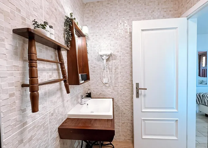 Bed & Breakfast Ninho D'arara Tondela